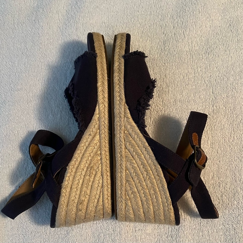 Lucky Brand navy blue wedges Size 9 - Picture 3 of 5